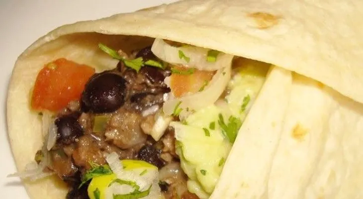 ¿Cómo preparar burritos mexicanos? (Video)