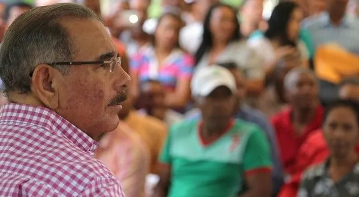 Danilo aprueba crédito para productores de café y vegetales en Azua
