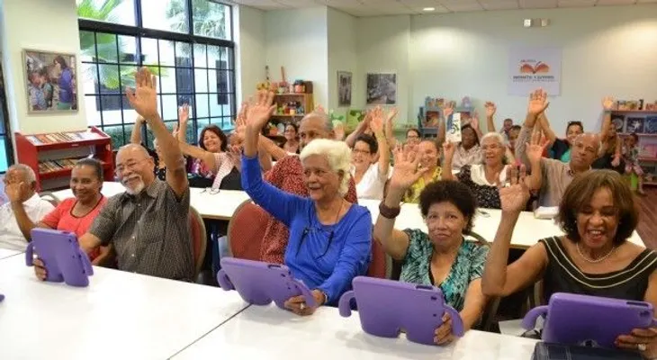 Vicepresidencia inicia taller para acercar tecnología a los adultos mayores