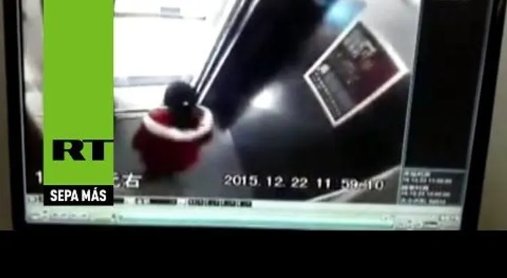 ¿Es ella la niña más afortunada de China? (VIDEO)
