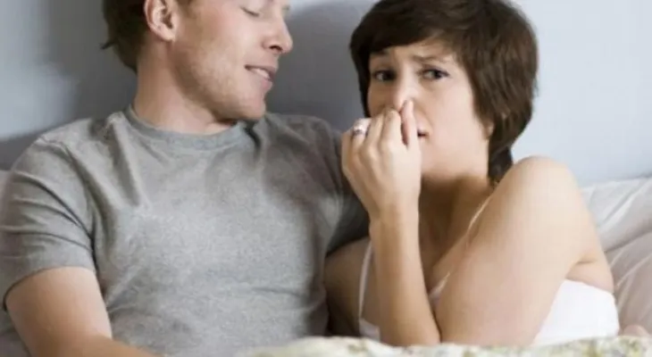 Dicho por la ciencia, oler las flatulencias de tu pareja te hará vivir más años