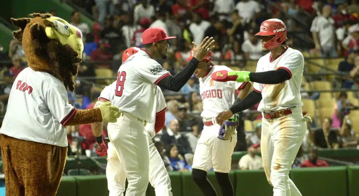 Lake y Marmolejos remolcan en derrota ante Licey