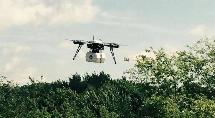 Este es el primer país que usa drones para distribuir vacunas
