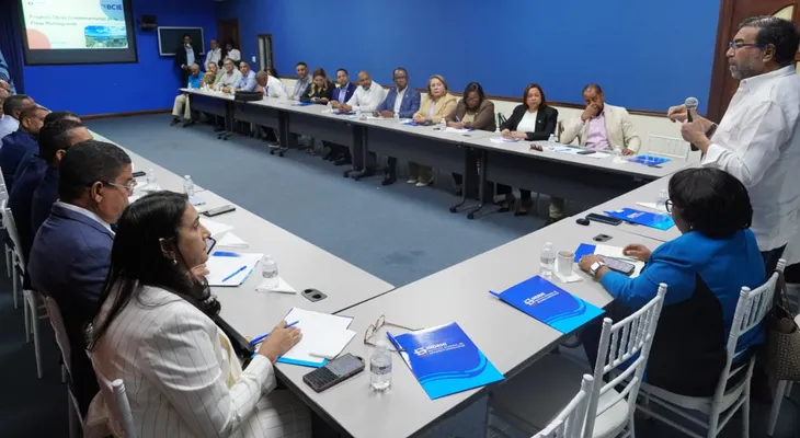 INDRHI presenta a autoridades de la región Suroeste los diseños de las obras complementarias de la presa Montegrande