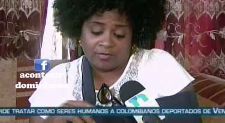Hijo de Raul Mondesí agarra las nalgas a mujer y le da un botellazo