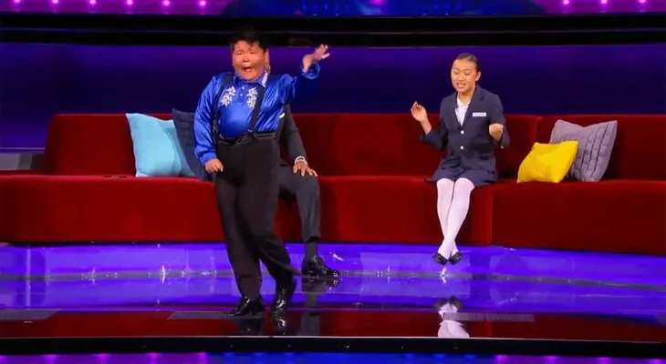 Furor por el baile latino de un niño chino en un programa de talentos de EEUU