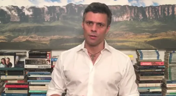 Desde prisión domiciliaria, Leopoldo López pide a los venezolanos "seguir en las calles"