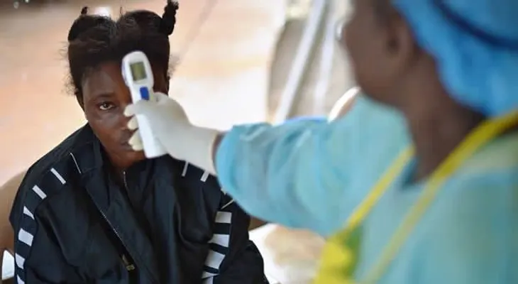 Expertos temen que el ébola pueda transmitirse por vía respiratoria