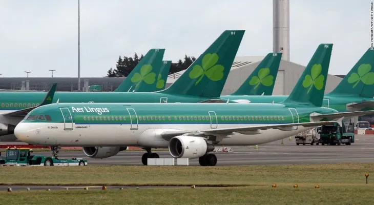 Un hombre muere en pleno vuelo tras presentar un estado de agitación