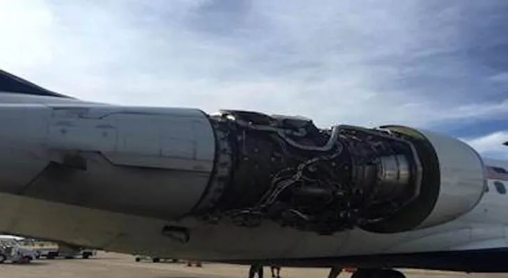Avión aterriza de emergencia tras perder una pieza del motor en pleno vuelo