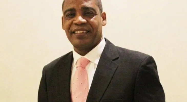 Ponen en circulación libro de Gregorio Montero, secretario general del CLAD