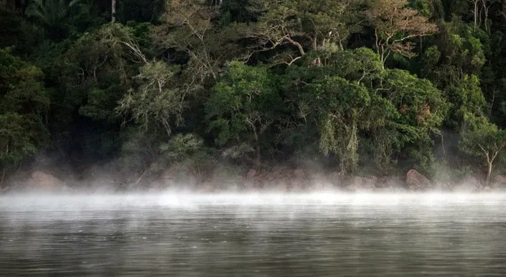 Descubren un legendario río que hierve a sus víctimas