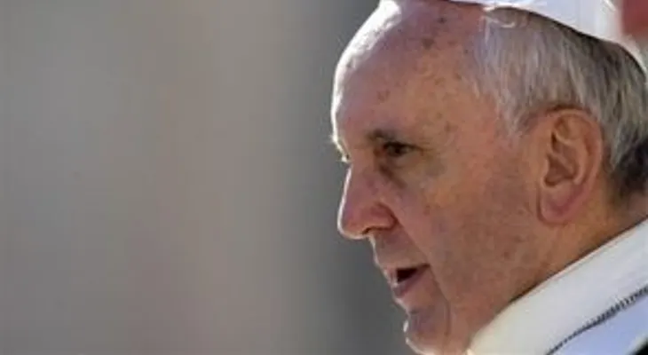 Papa reduce discretamente las sanciones a curas pederastas