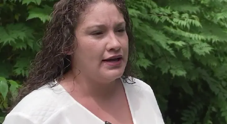 Mujer de Texas sale de cirugía hablando inglés con acento británico