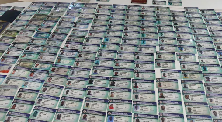  Migración decomisa más de 300 carnés del Plan Nacional de Regularización 