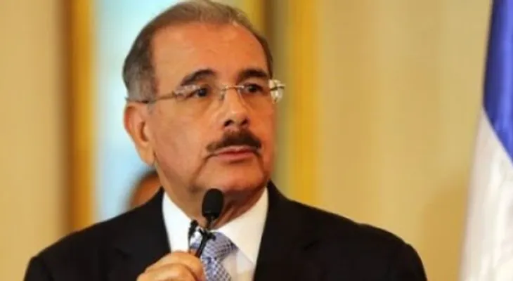 Presidente Medina emite decreto convoca Pacto Eléctrico 