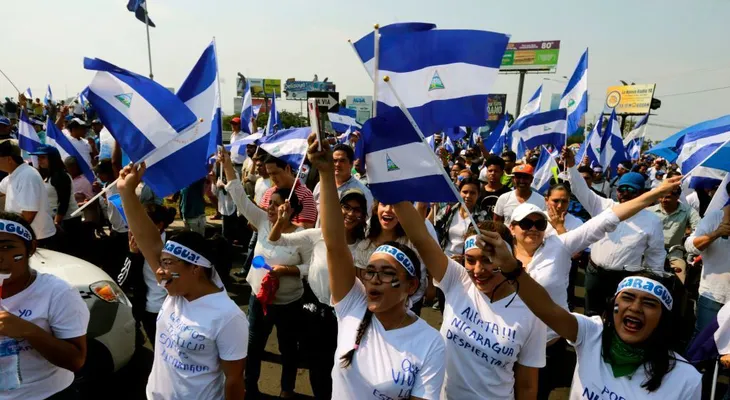 Nuevos enfrentamientos entre estudiantes y la policía en Nicaragua dejan varios heridos