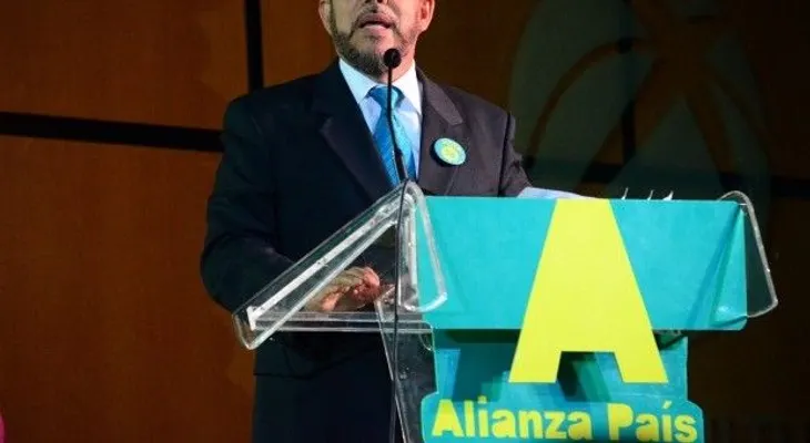 Moreno llama a votar masivamente para derrotar la reelección 