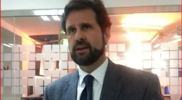 Estratega español propone regular redes sociales