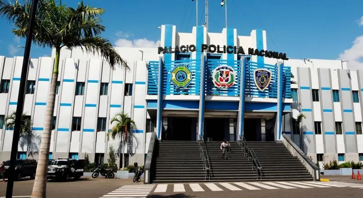 CDP denuncia PN viola decreto al apresar periodista y camarógrafo en toque de queda