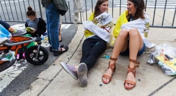 Miles de personas abarrotan Filadelfia para misa papal