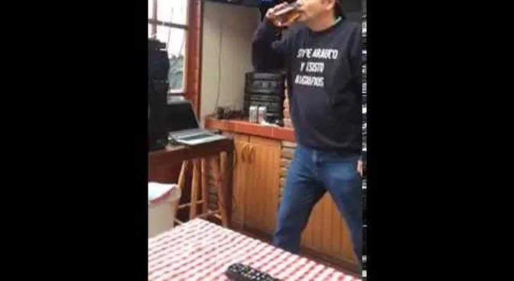 Este chileno es más rápido que Usain Bolt? ¡bebiendo cerveza!   