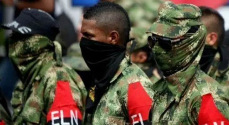 Santos le pide al ELN liberar secuestrados para iniciar fase pública de diálogos de paz