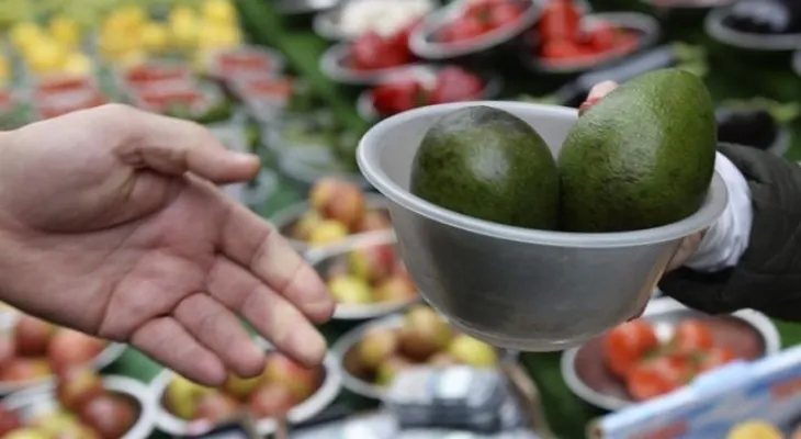 Consumir alimentos alcalinos no sirve para eliminar el coronavirus