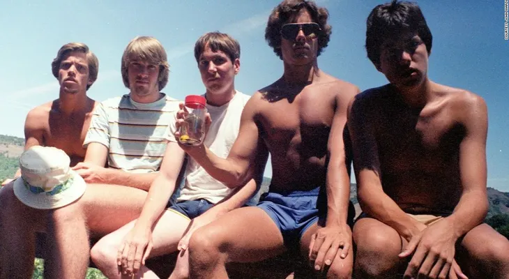 Estos cinco amigos se han tomado la misma foto durante 35 años