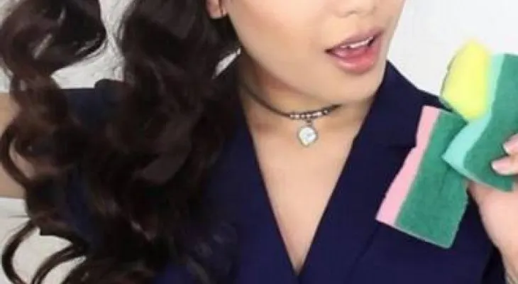 ¿Quieres lucir unas hermosas ondas? ¡Solo necesitas estropajos!