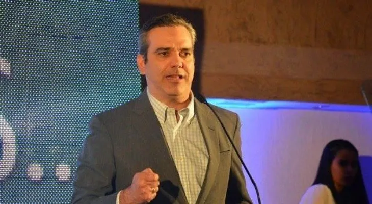 Abinader reitera PRM se opone a impuestos a compras por internet