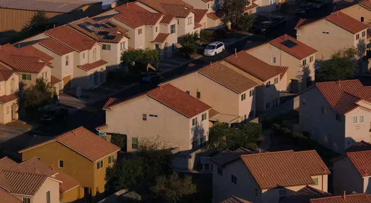Tasas hipotecarias superan el 7 % por primera vez desde enero y golpean al mercado inmobiliario