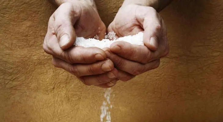 Este domingo 2 de septiembre lavate las manos con agua de sal para tener bienestar económico