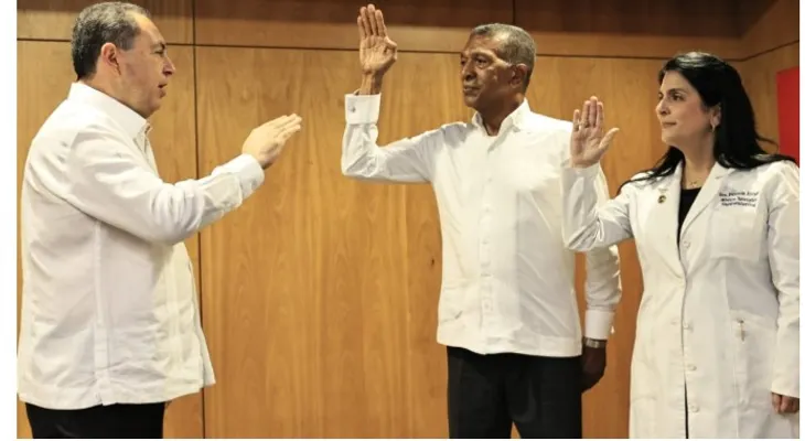 SNS juramenta nuevas autoridades Hospital José Joaquín Puello