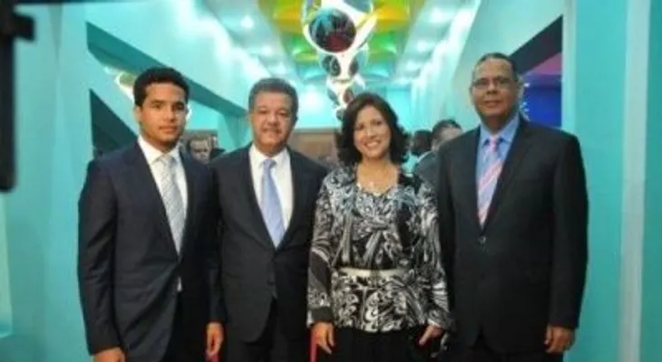 Amable Aristy y su hija piden a Medina arreglo de calles en Higüey