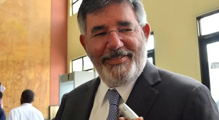 Denuncia que a Víctor Díaz Rúa le llevaron hasta mujeres a la cárcel 
