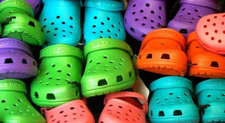 Estos zapatos producen cáncer y te asombrarás de los comunes que son