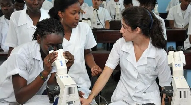 Ministra de Educación Superior asegura se trabaja por un Sistema de Residencias Médicas fortalecido