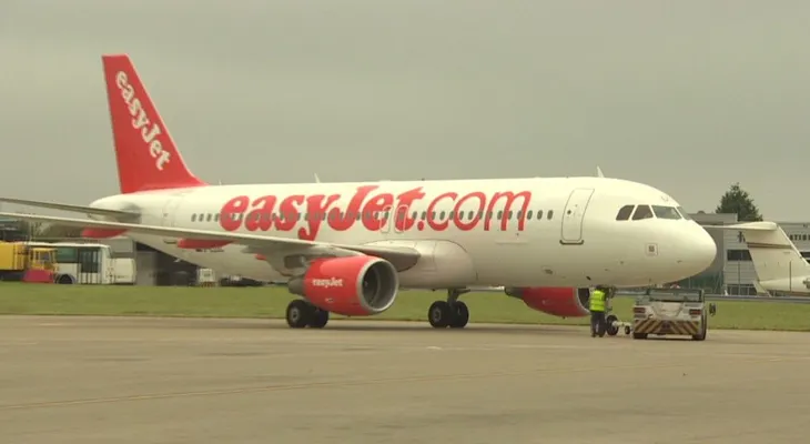 Un vuelo se retrasa por una extraña pelea entre la tripulación