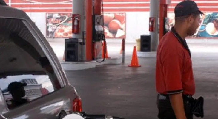Ministerio de Industria y Comercio congela precios de los combustibles