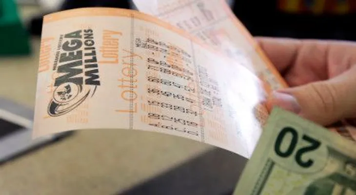 Dos hombres de Estados Unidos ganan lotería $636 millones