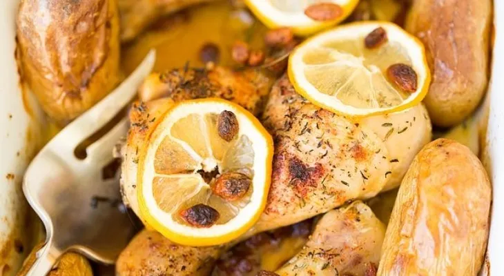 Exquisito pollo al limón: sabroso