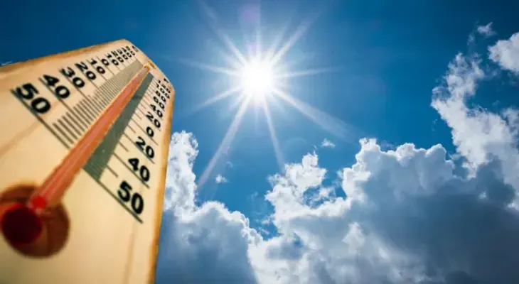 Calor y escasas lluvias dominarán el clima este viernes, según Indomet