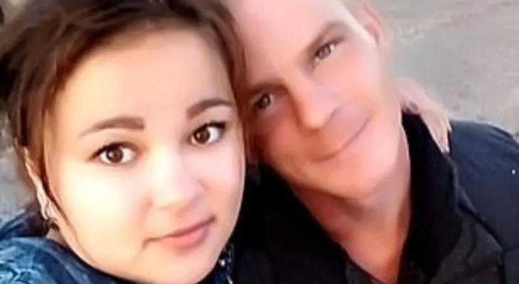 Una pareja abandona sus dos bebés para emborracharse; uno de ellos muere