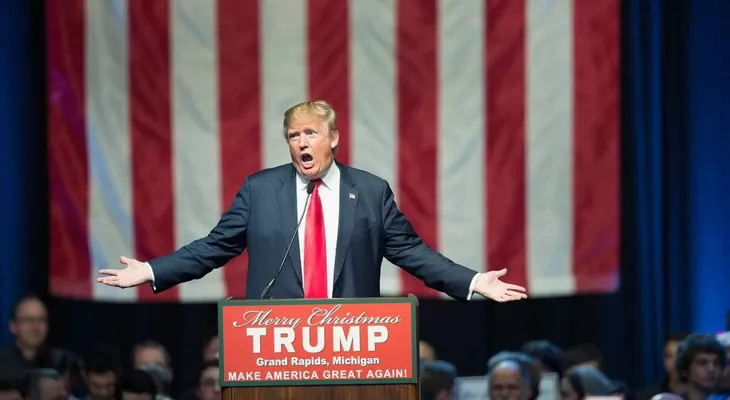 Donald Trump insulta a Hillary Clinton