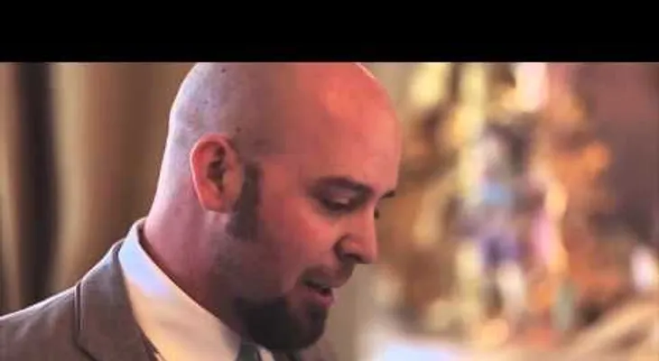 Fue adoptada cuando bebé?Lo que su madre le regala para su boda te hará llorar (VIDEO)