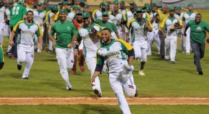 Robinson Canó fue inscripto y luego sacado alineación EO; habría pagado RD$25 millones para poder jugar