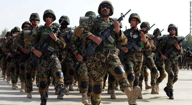 El ejército de Afganistán dio de baja a 100 combatientes extremistas en 24 horas