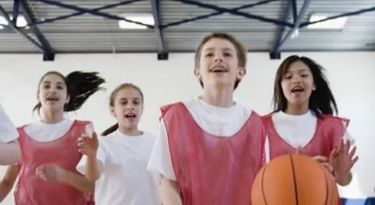 Los niños aprenden más mientras hacen ejercicio
