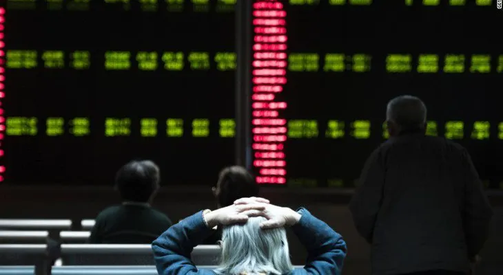 La bolsa china inicia una nueva semana con una caída del 5,3%